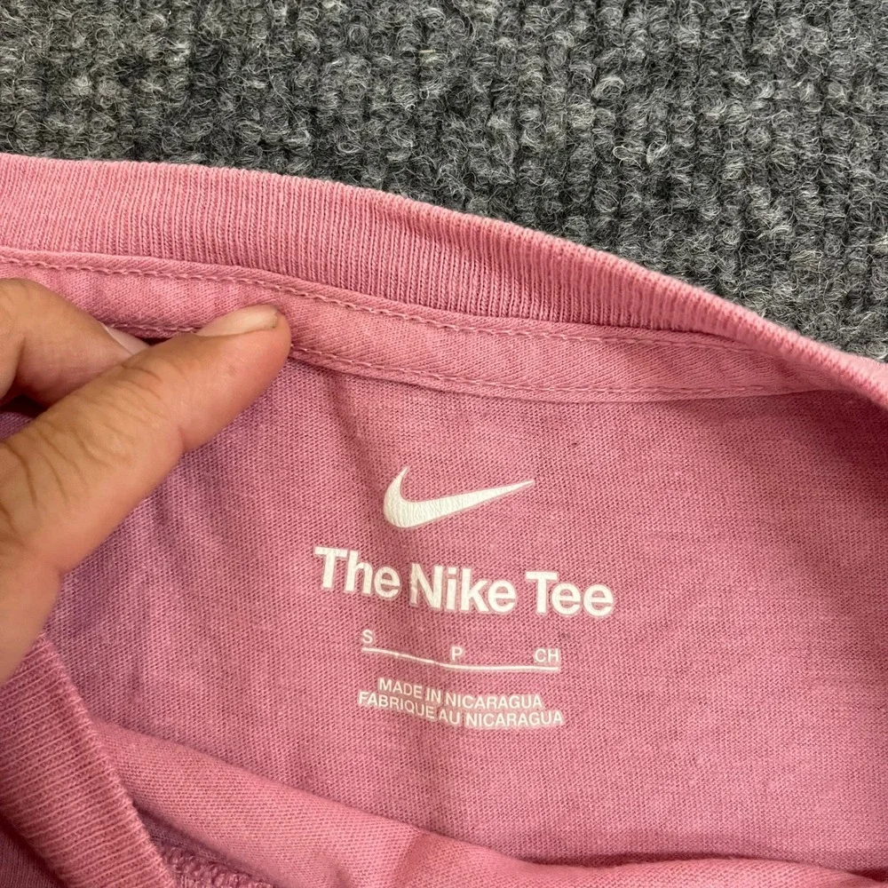 Nike T-Shirt Mens Size S Pink Graphic Logo Short Sleeve Athletic Casual Tee